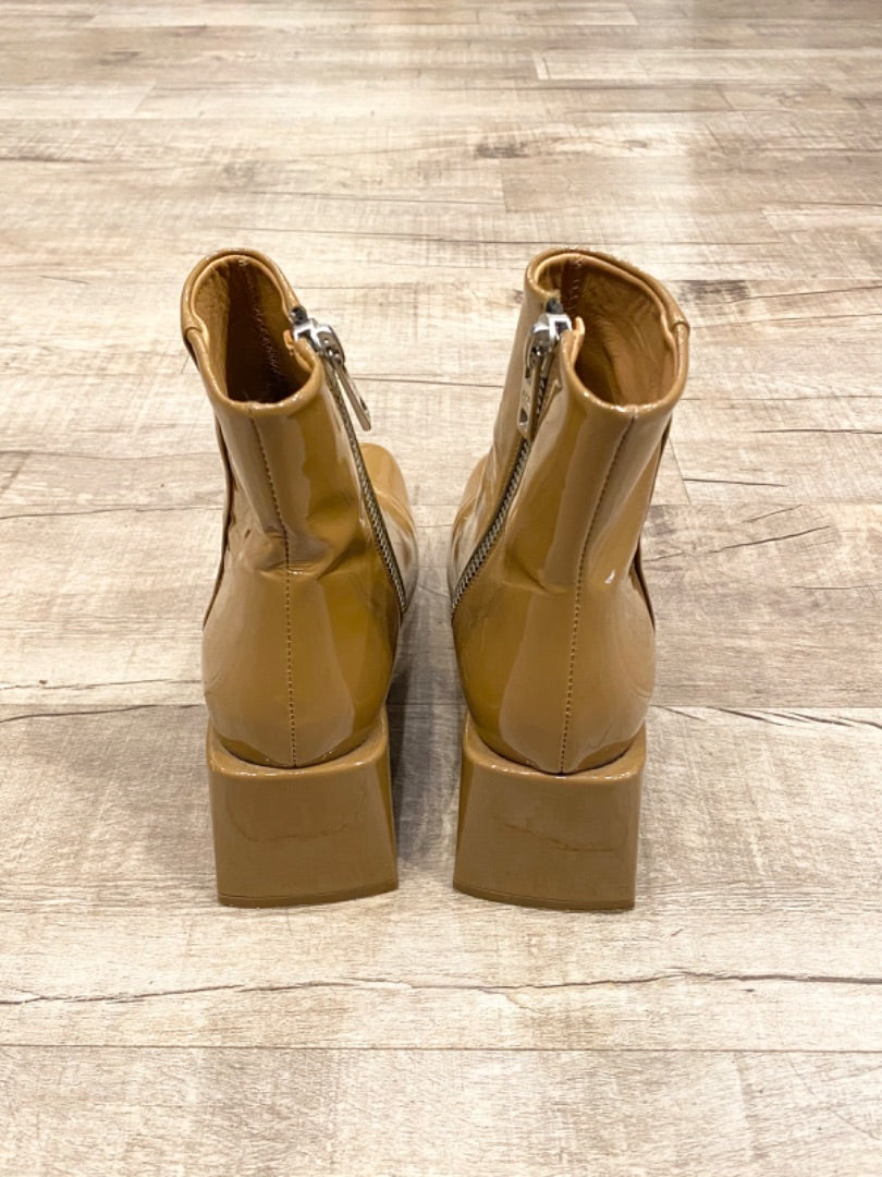 LOQ Brown Patent Leather Boots, 38