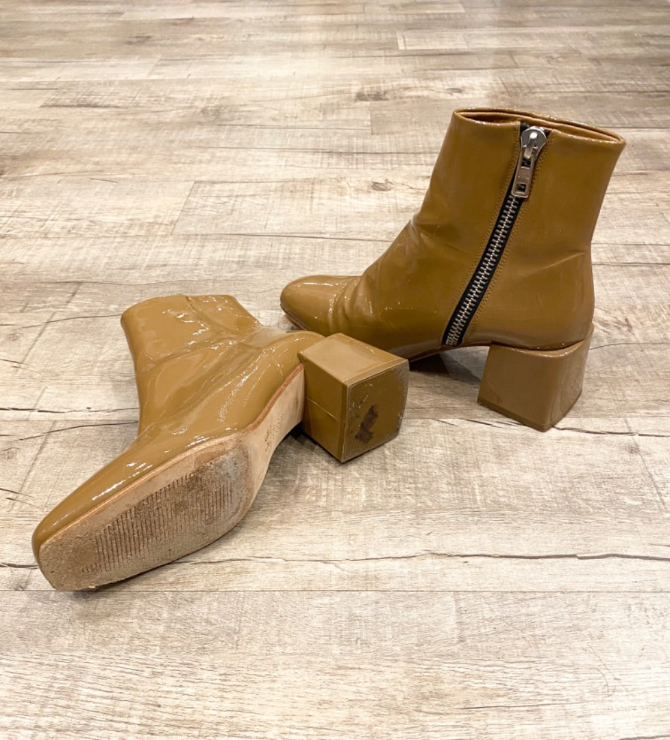 LOQ Brown Patent Leather Boots, 38