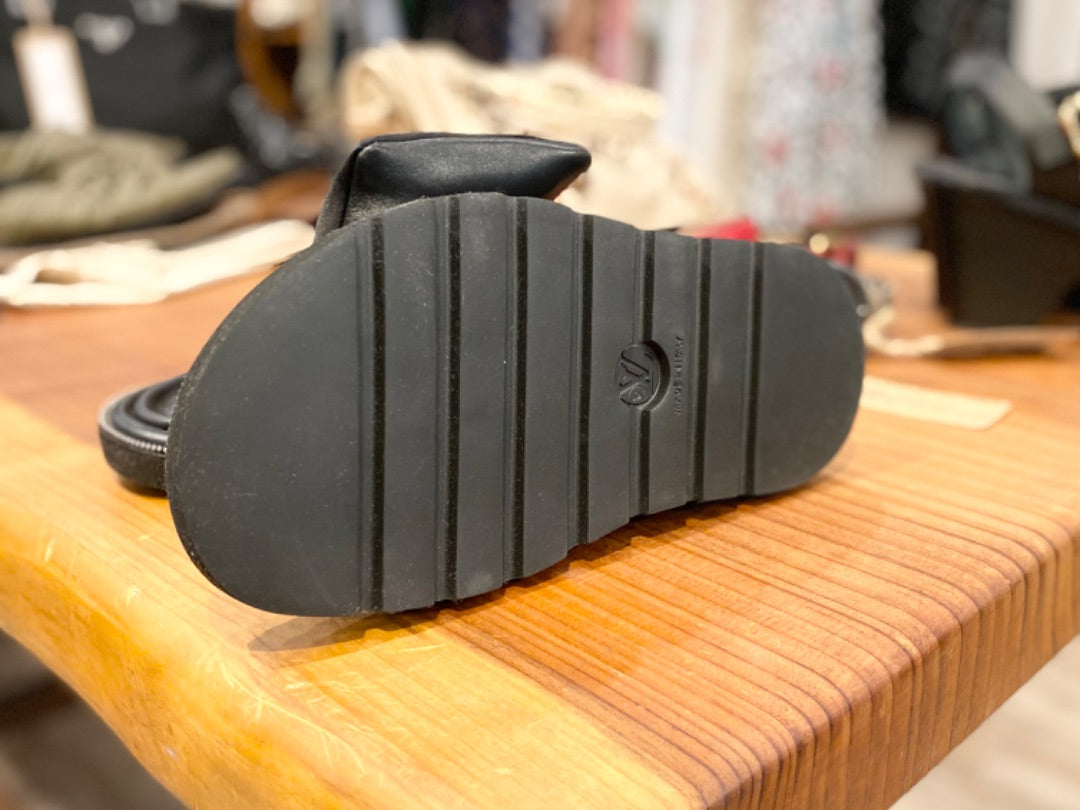 Louis Vuitton Black/White Pool Pillow Mule Slides, 39
